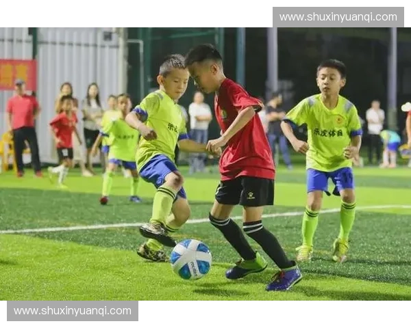 全国青少年足球联赛：培养未来足球星，推动青少年体育发展新局面